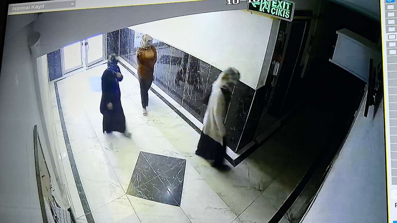 Siirt'te 2 Milyon TL'lik Altın Hırsızlığı: 3 Maskeli Şüpheli Kamerada