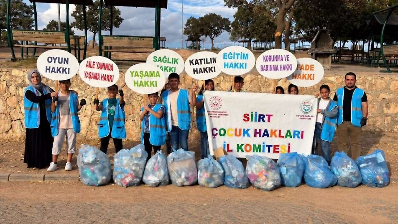Çocuklar Botan Tabiat Parkı'nda Hem Yürüdü Hem Çevreyi Temizledi