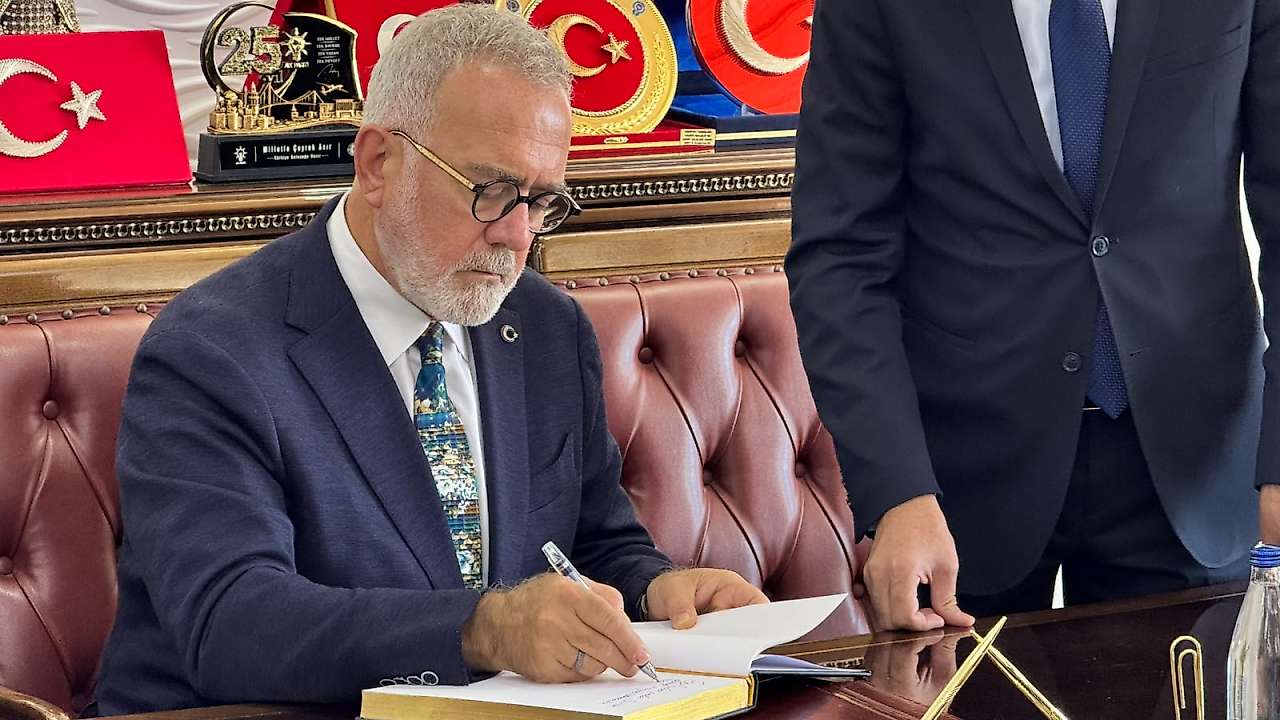 AK Parti Grup Başkanvekili Bahadır Yenişehirlioğlu Siirt'te