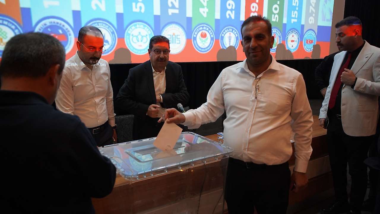 Siirt Memur-Sen İl Temsilciliğine Murat Şeker Yeniden Seçildi
