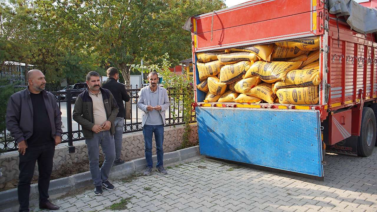 Siirt'te 600 Çiftçiye 176 Ton Sertifikalı Kırmızı Mercimek Tohumu Desteği