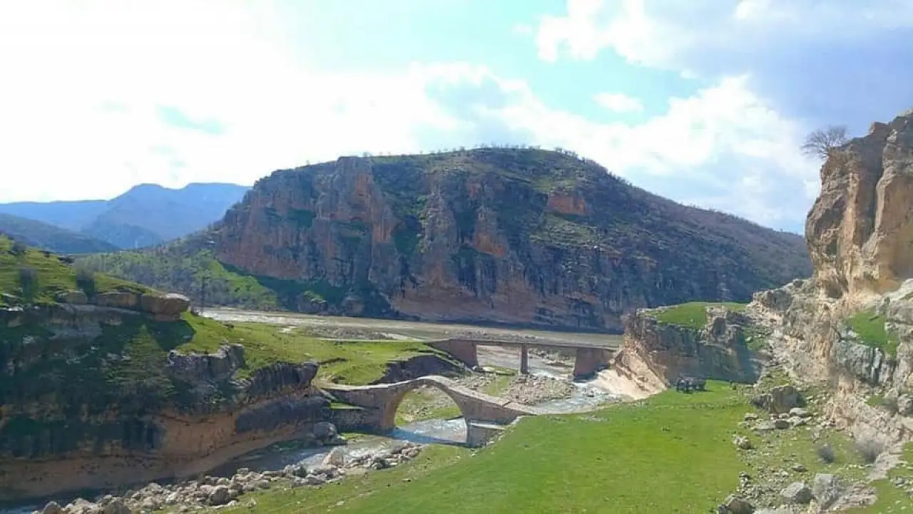 Siirt'te Tarihi Gira Xane Köprüsünün Baraj Suları Altında Kalmadan Önce Çekilen Son Fotoğrafları