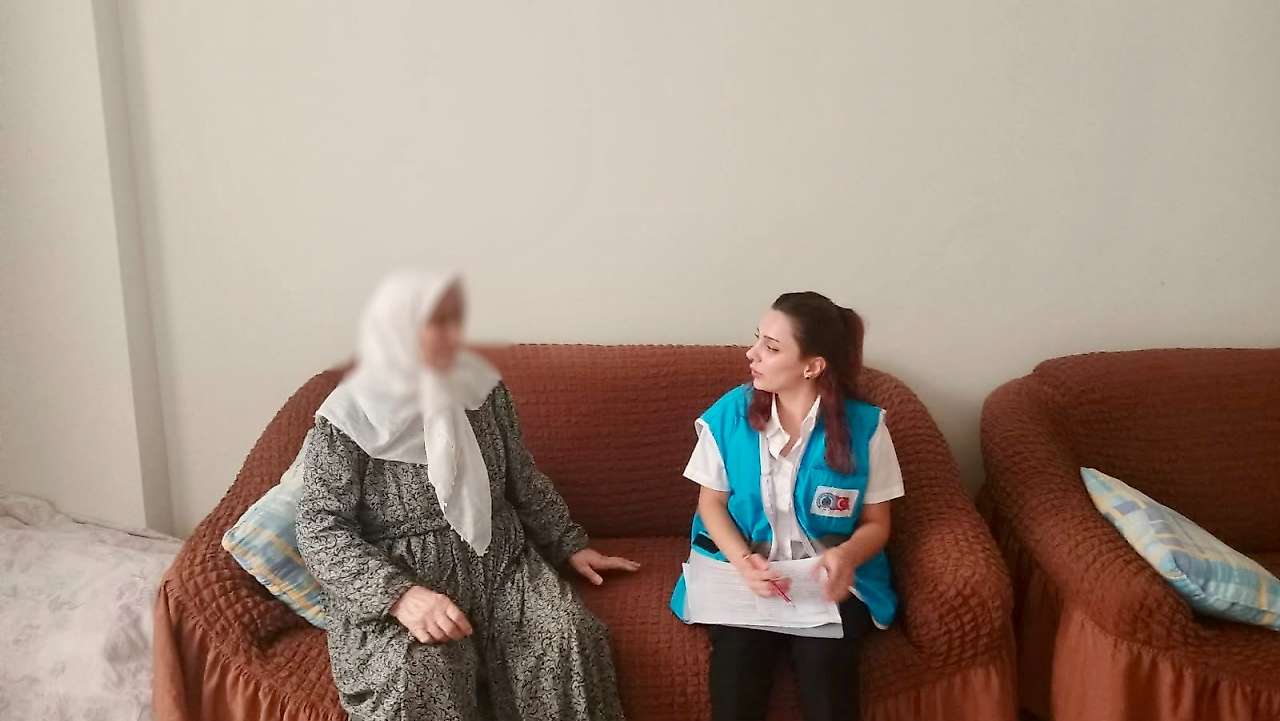 Siirt Belediyesi Her Gün 95 İhtiyaç Sahibine Sıcak Yemek Ulaştırıyor
