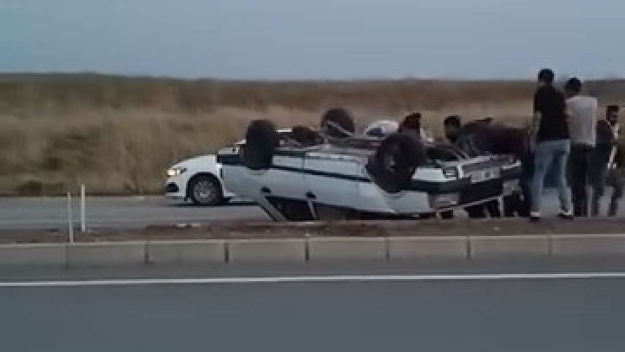 Siirt Kezer Kavşağı'nda Otomobil Takla Attı: 2 Yaralı