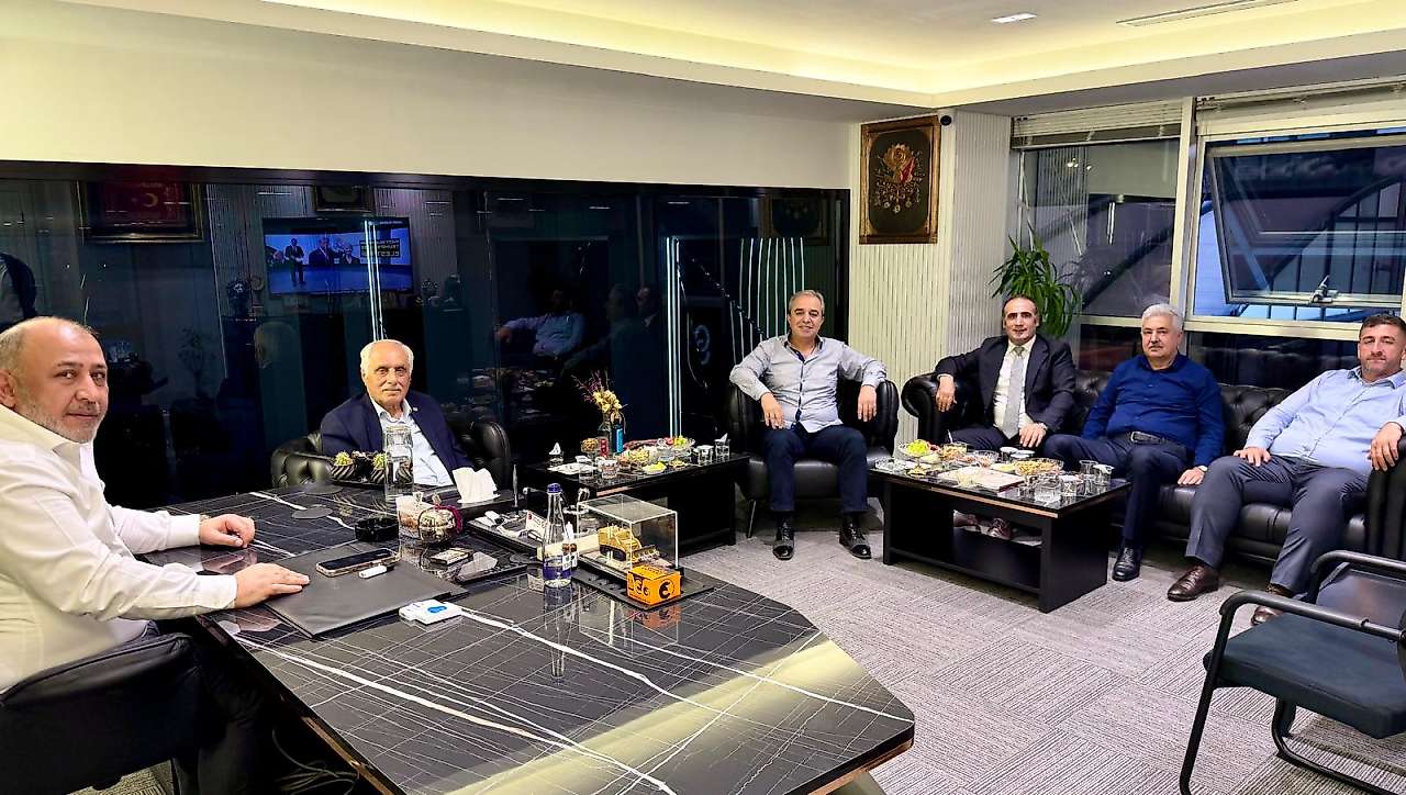 Siirtli İş İnsanı Seyithan Solmaz, Afif Demirkıran ve Beraberindeki Heyeti Ağırladı