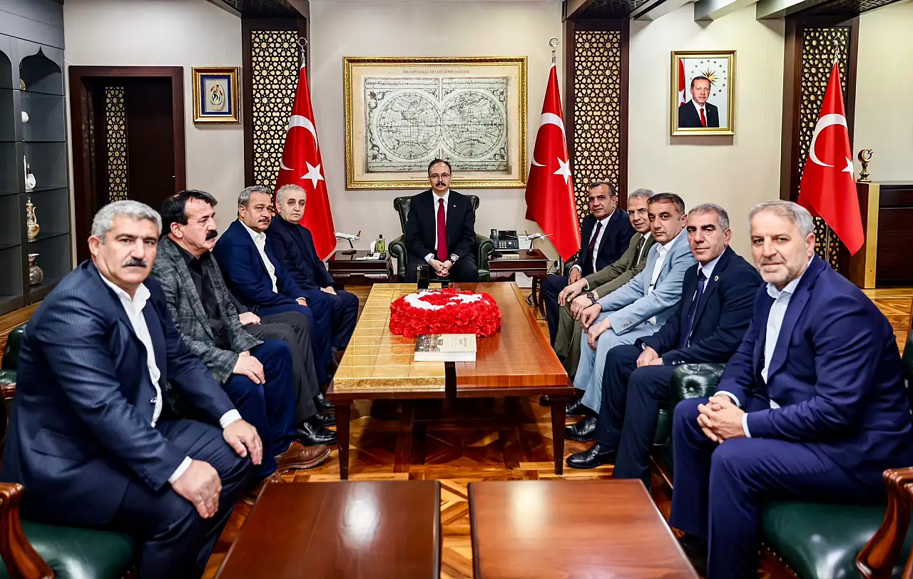 Siirt İl Genel Meclisi Başkanı Hasan Carlık'tan Vali Kızılkaya'ya Ziyaret