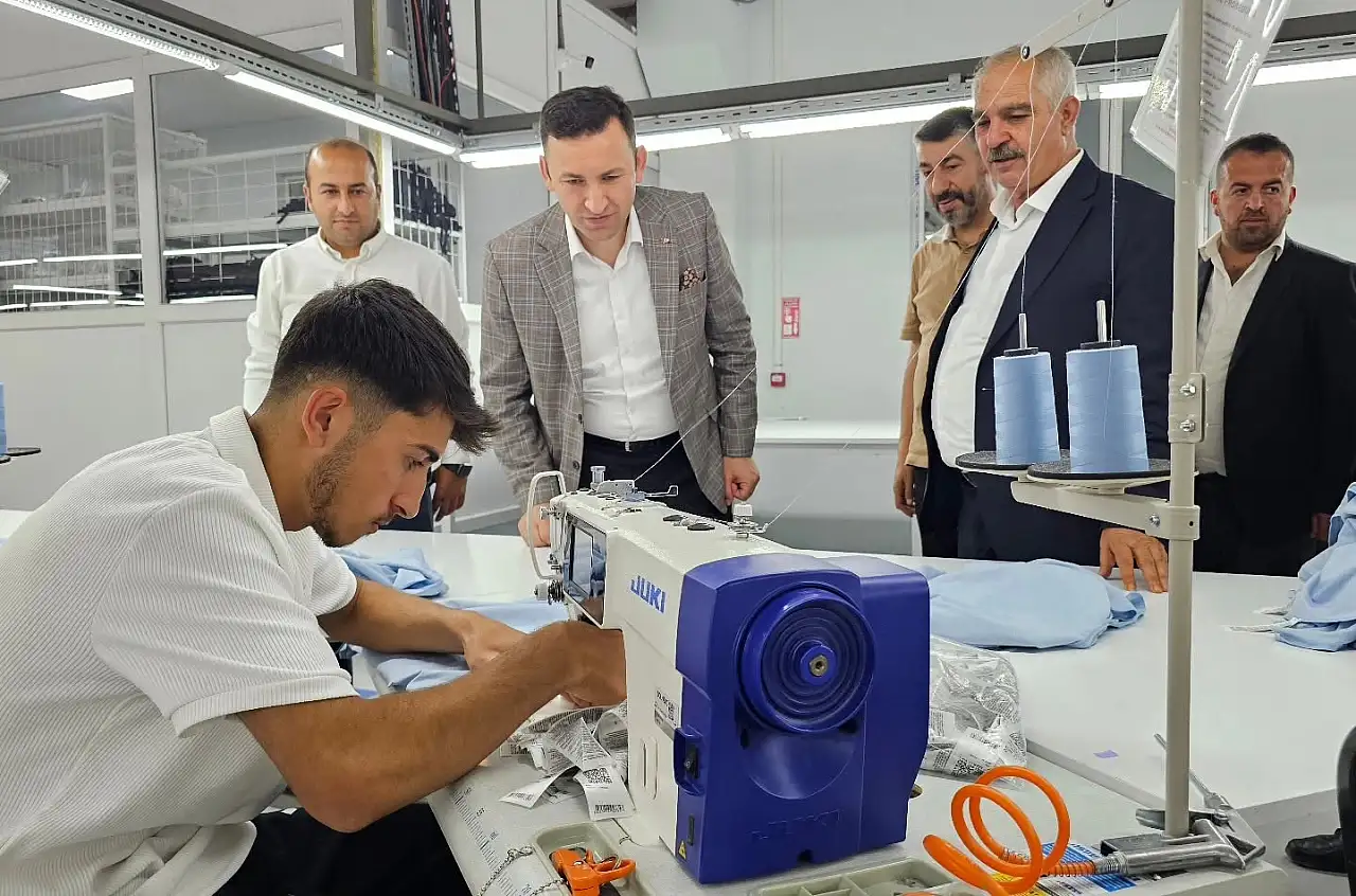 Pervari'nin Beğendik Beldesi'nde Yeni Açılan Tekstil Hizmete Girdi