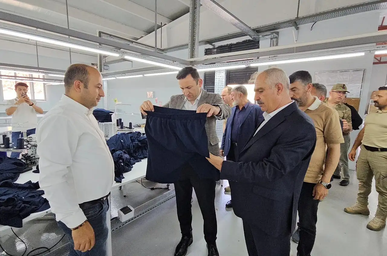 Pervari'nin Beğendik Beldesi'nde Yeni Açılan Tekstil Hizmete Girdi