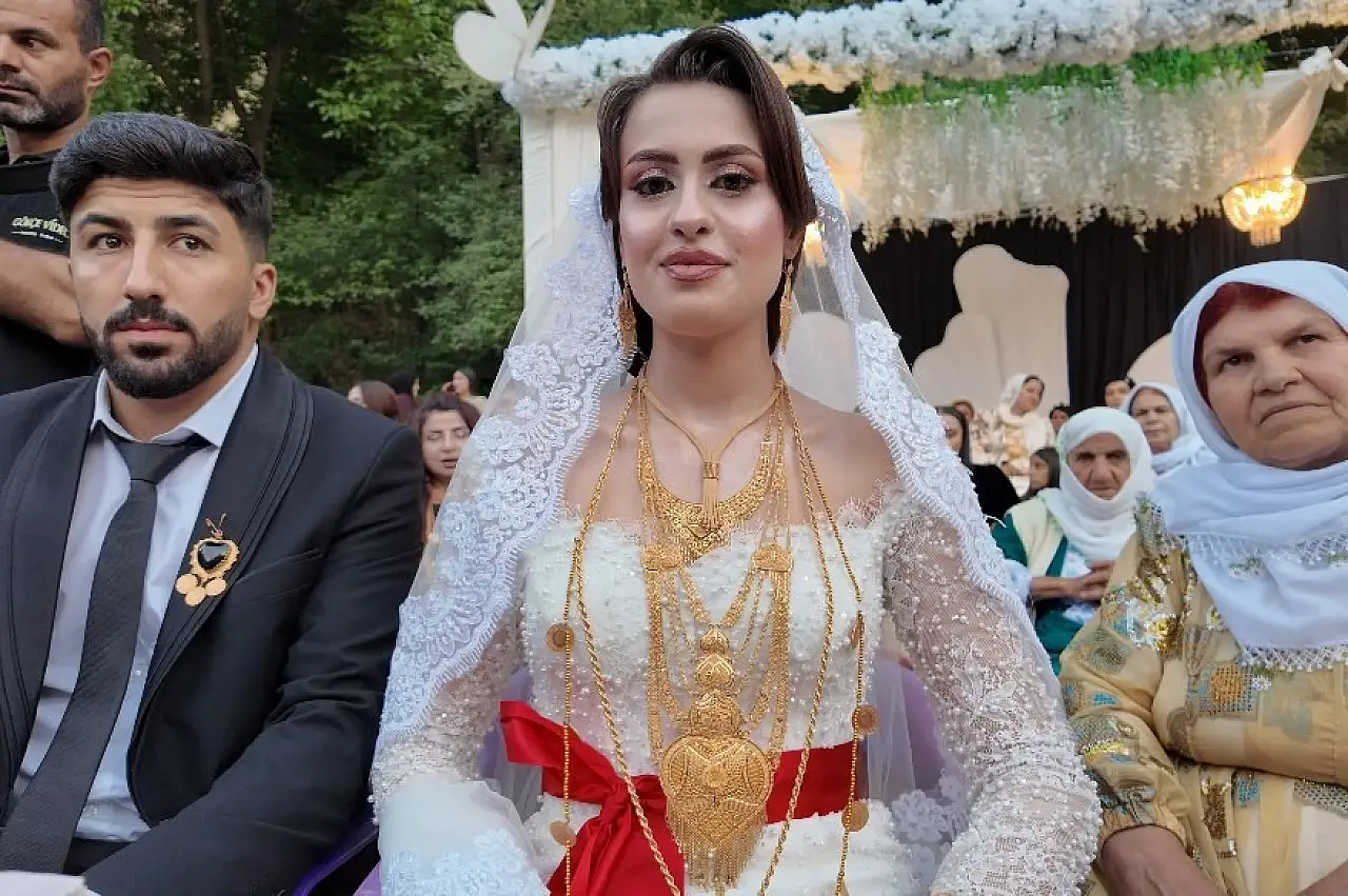 Şırnak'ta İki Gün İki Gece Süren Düğünde 35 Koyun Kesildi Çifte 6 Milyon Lira Takıldı