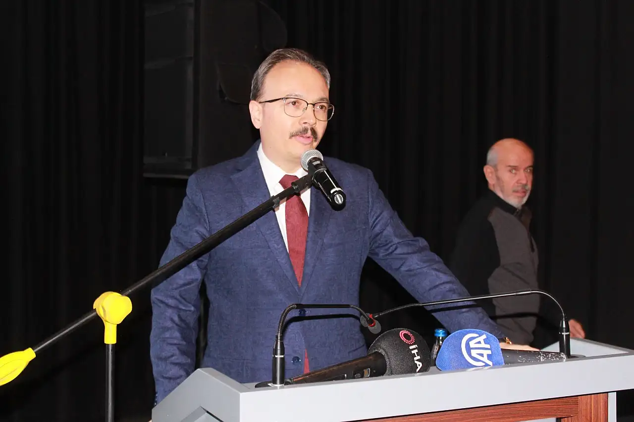 Siirt'te gençleri kitap, gönül ve sporla buluşturan proje tanıtıldı