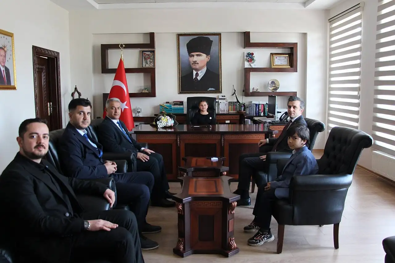 Tillo'da kaymakamlık koltuğu çocuklara emanet