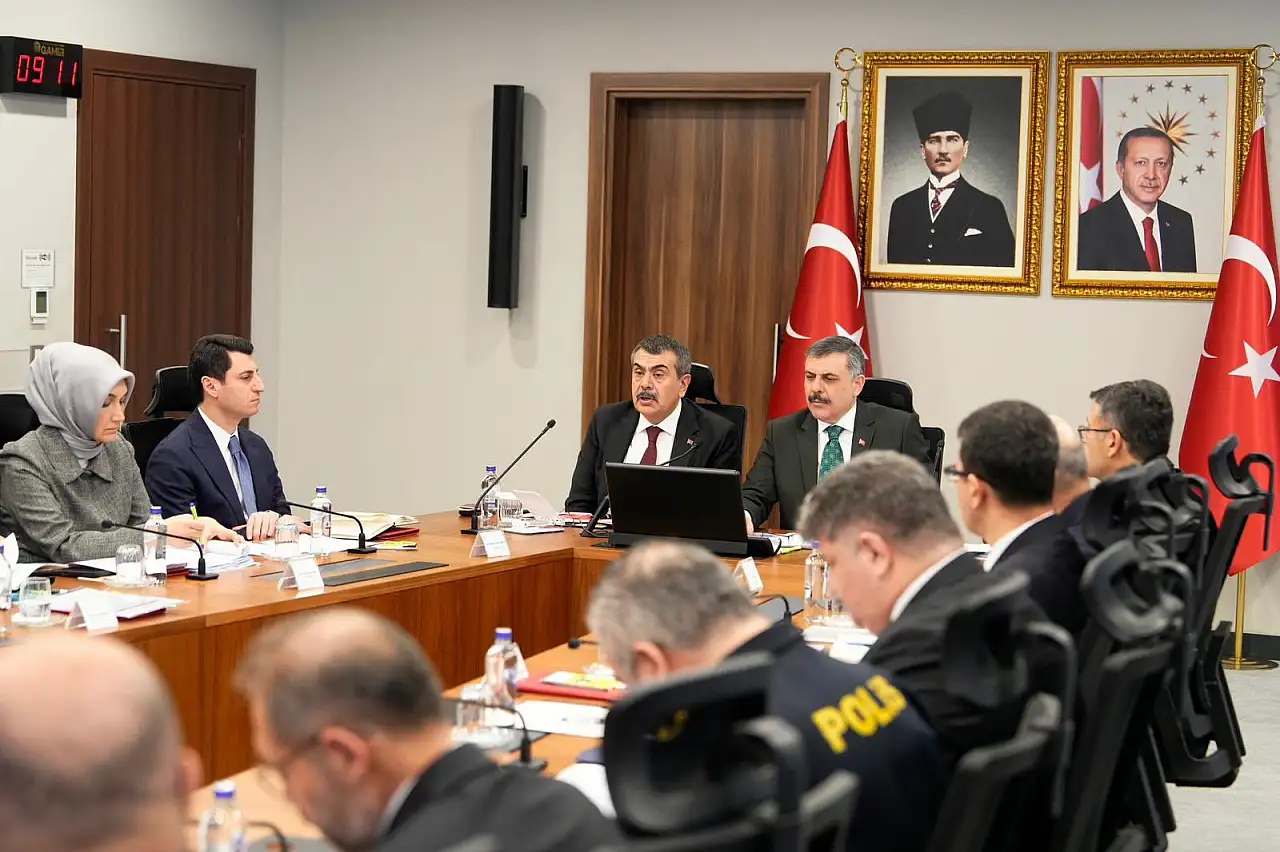 Siirt'te okul güvenliği VKS toplantısında değerlendirildi
