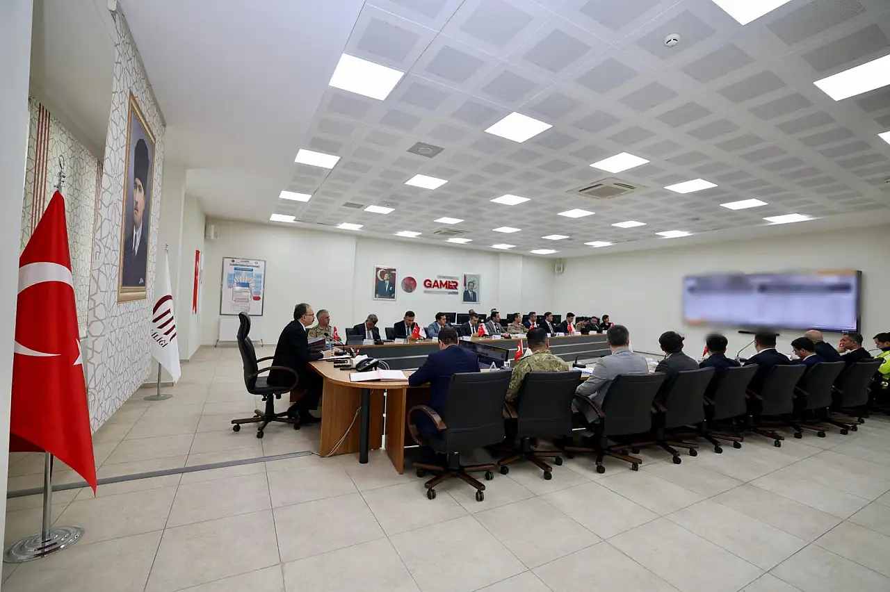 Siirt'te Güvenlik ve Asayiş Toplantısı Vali Kızılkaya Başkanlığında Yapıldı