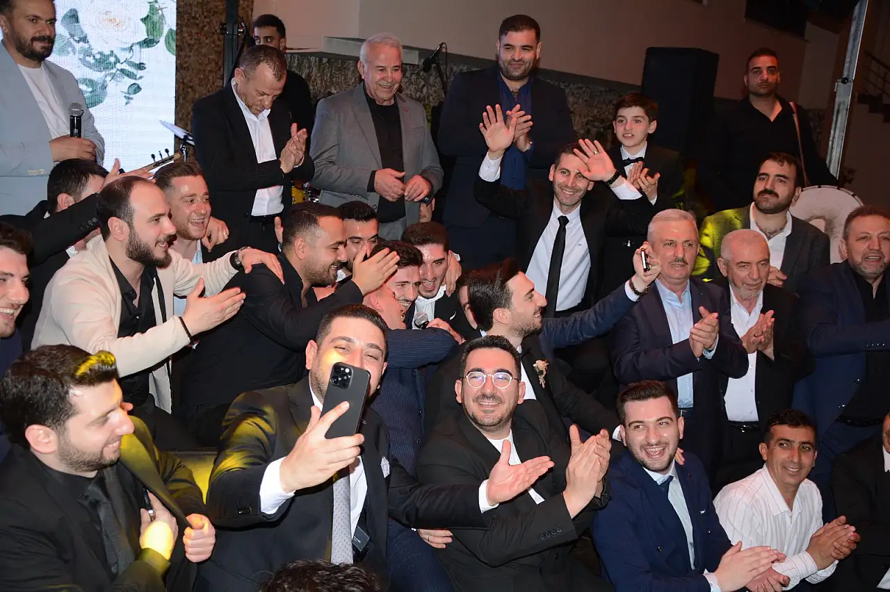Siirt'te Görkemli Düğün: Yalsız ve İlçin Ailelerinin Mutlu Günü