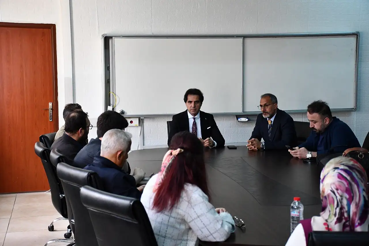 Siirt İl Milli Eğitim Müdürü İlhan Saz, Sosyal Bilimler Lisesi Öğrencilerinin Taleplerini Dinledi