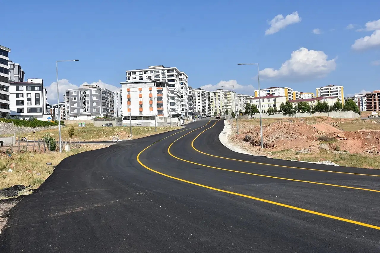 Siirt Belediyesi yol çizgi çalışmalarını tamamladı