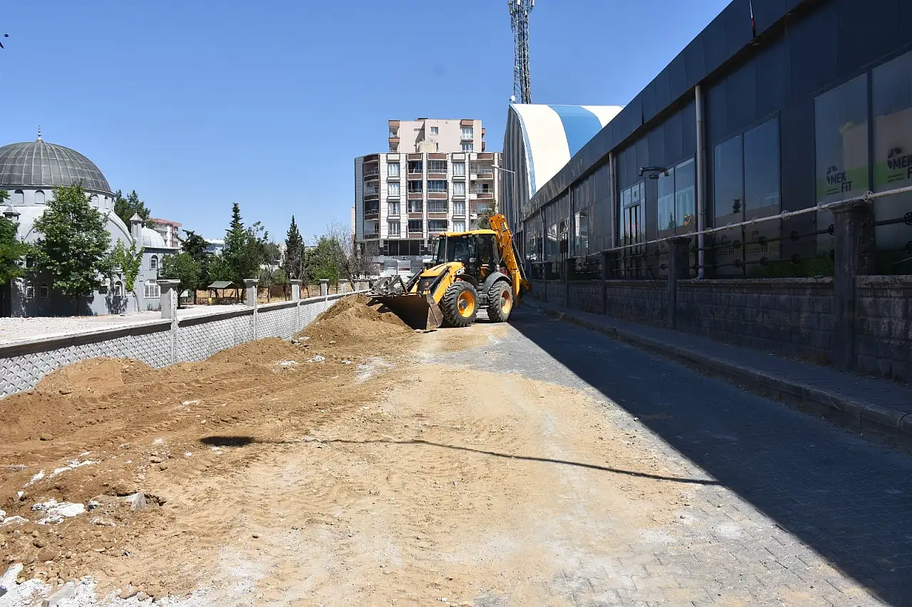 Siirt'te Ulaşımı Rahatlatacak Bağlantı Yolu Genişletiliyor