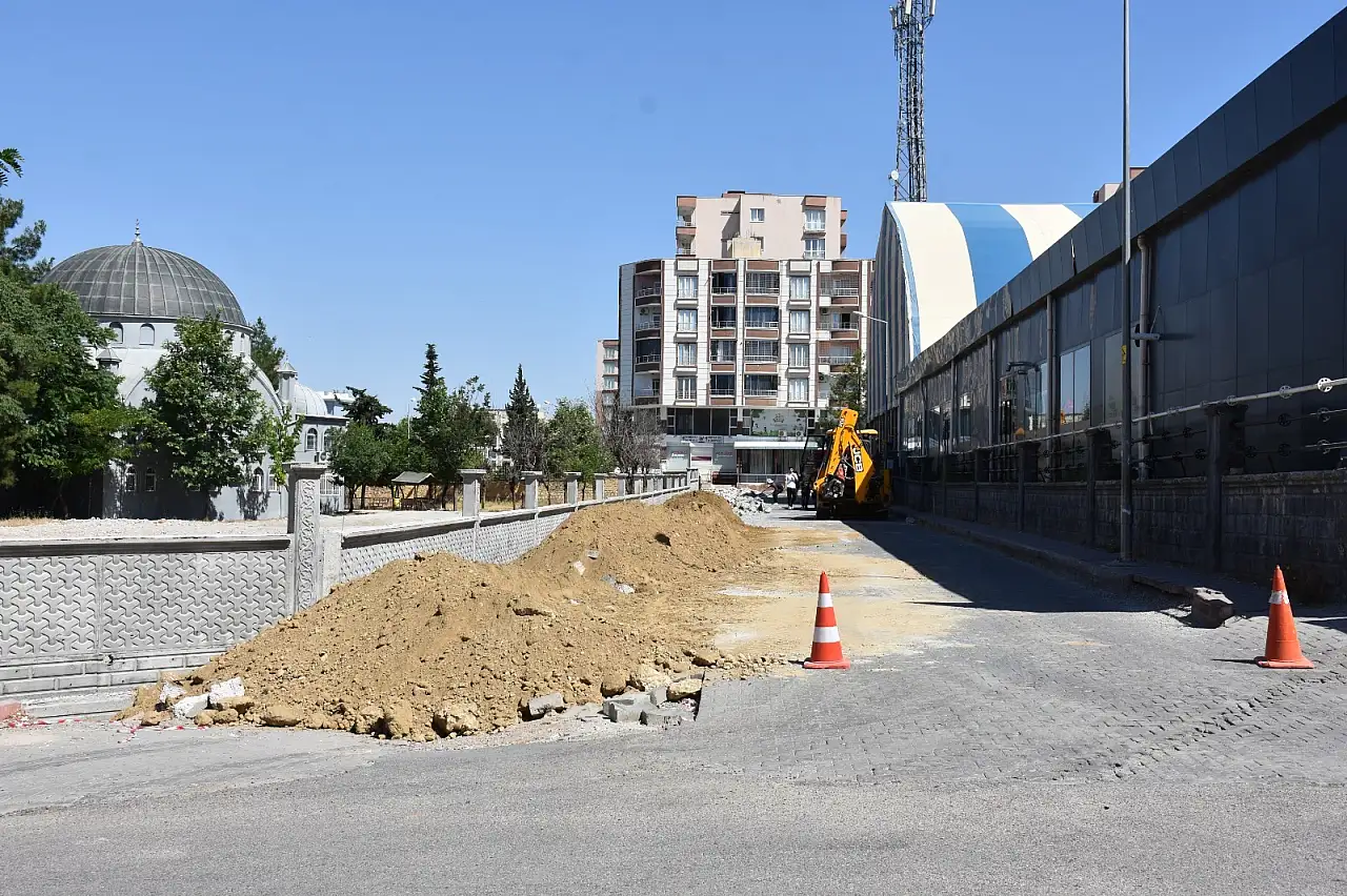 Siirt'te Ulaşımı Rahatlatacak Bağlantı Yolu Genişletiliyor