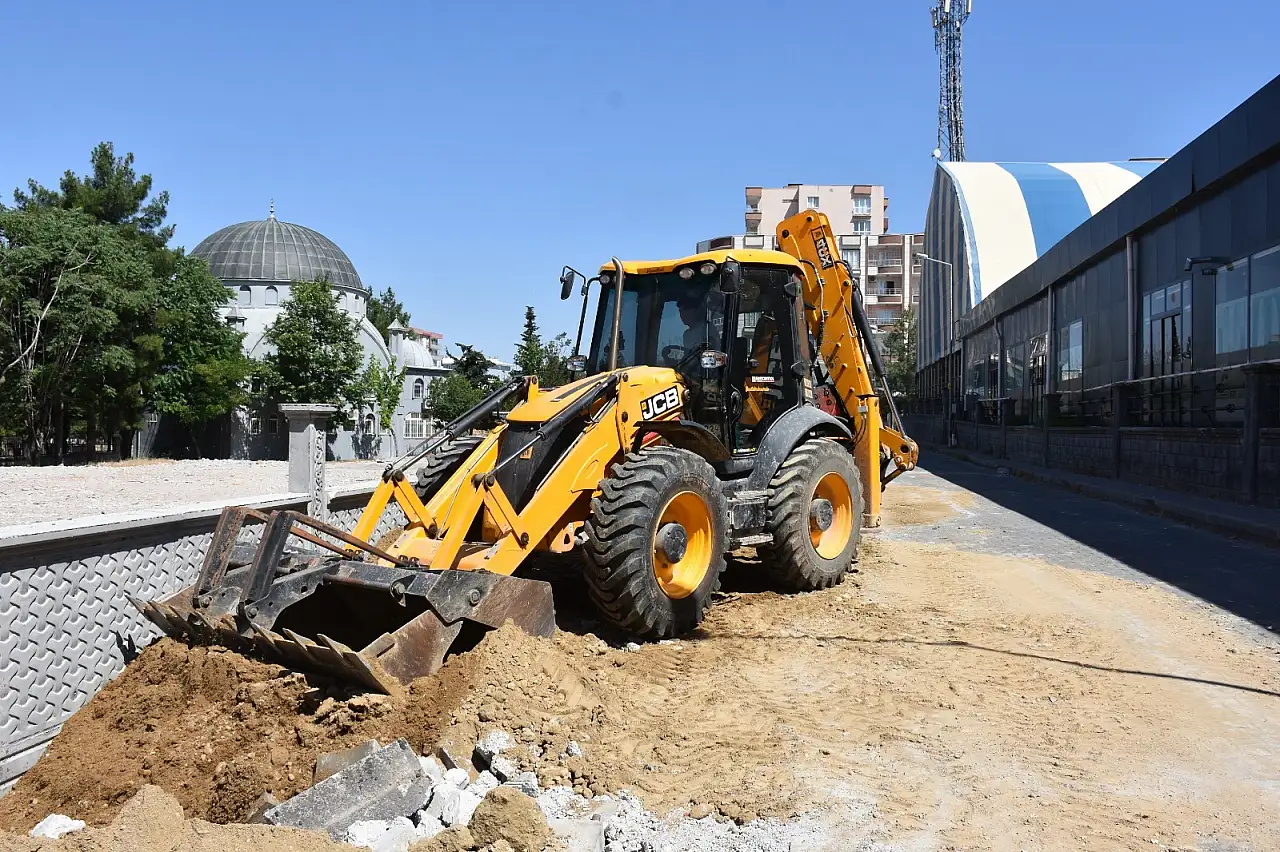 Siirt'te Ulaşımı Rahatlatacak Bağlantı Yolu Genişletiliyor