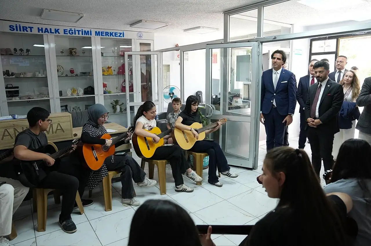 Hayat Boyu Öğrenme Genel Müdürü Dr. Emre Topoğlu'ndan Siirt'te Eğitim Mesaisi