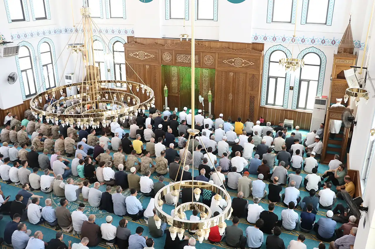 Siirt'te 15 Temmuz Şehitleri İçin Mevlid-i Şerif ve Dua Programı Düzenlendi