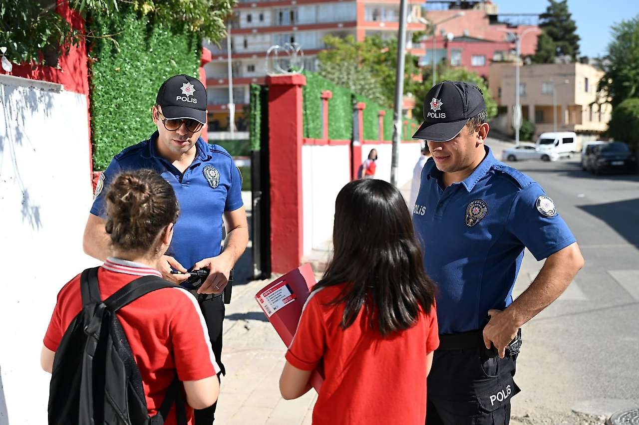 Siirt'te Okul Çevrelerinde Sıkı Denetim: 6 Sürücüye Ceza