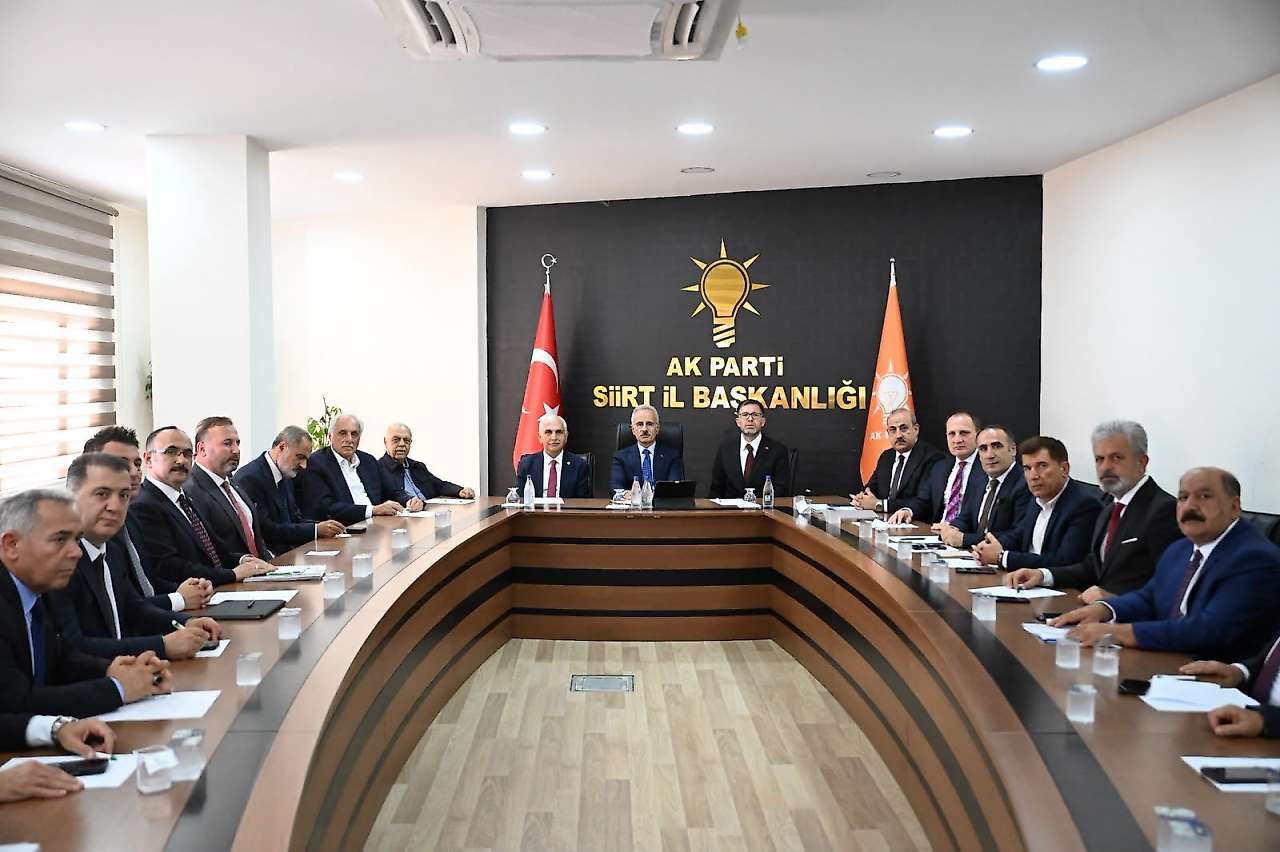 Bakan Uraloğlu Siirt'te Projeleri Tek Tek Anlattı: Gözler Yeni Ulaşım Hatlarında