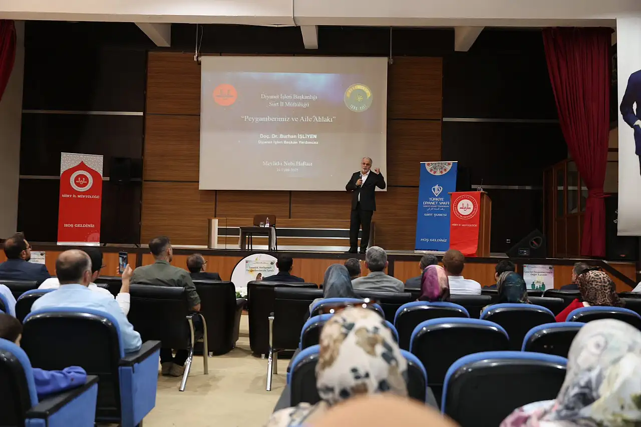Siirt'te 'Hz. Peygamber (SAV) ve Aile Ahlakı' Konulu Konferans Gerçekleştirildi