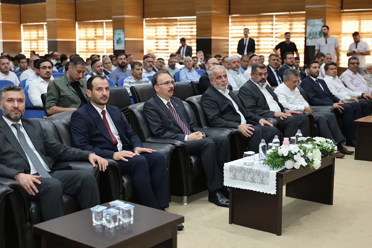 Siirt'te 'Hz. Peygamber (SAV) ve Aile Ahlakı' Konulu Konferans Gerçekleştirildi