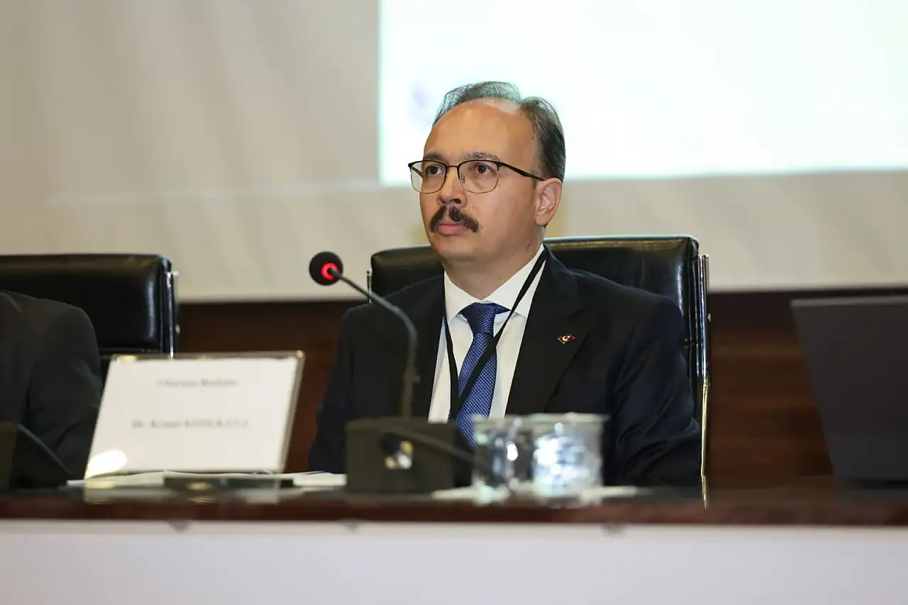 Siirt'te 'Bilimin Işığında Aile' Temalı Uluslararası Sempozyum Düzenlendi