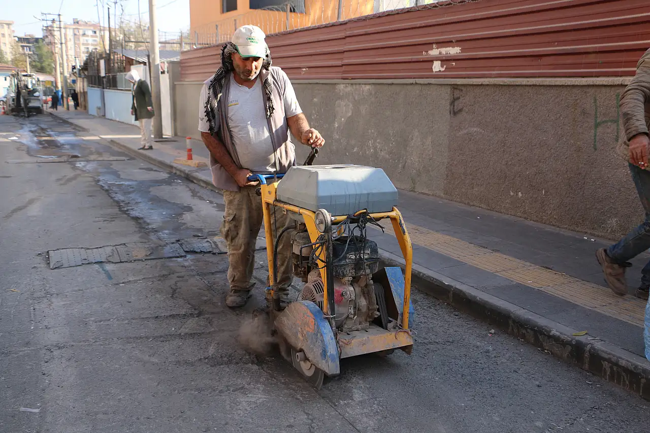 Diyarbakır'da Kadın Muhtarın Azmi Sonuç Verdi: Muradiye Mahallesi'ne Doğalgaz Geliyor