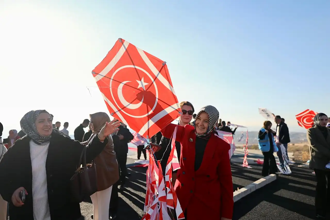 Siirt'te 26. Ulusal Çocuk Forumu Kapsamında Renkli Program: Bakan Yardımcısı Yenigün ve Protokol Çocuklarla Bir Araya Geldi