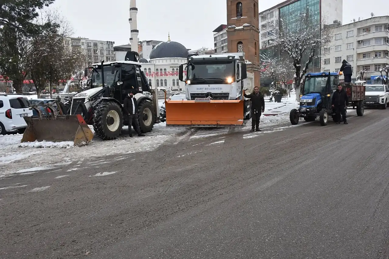 Yoğun kar öncesi ekipler sahaya indi, hazır bekliyor