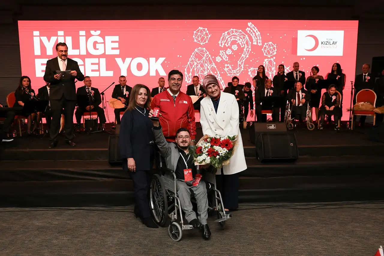 Kızılay'ın ''İyiliğe Engel Yok'' Programında Siirtli Gönüllüler Ön Plandaydı