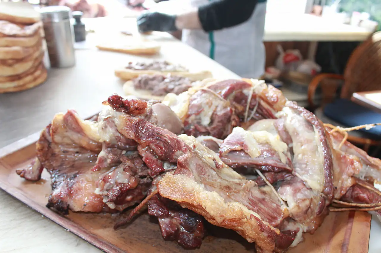 Siirt'te İftar Sofrasının Şahı: Büryan Kebabı