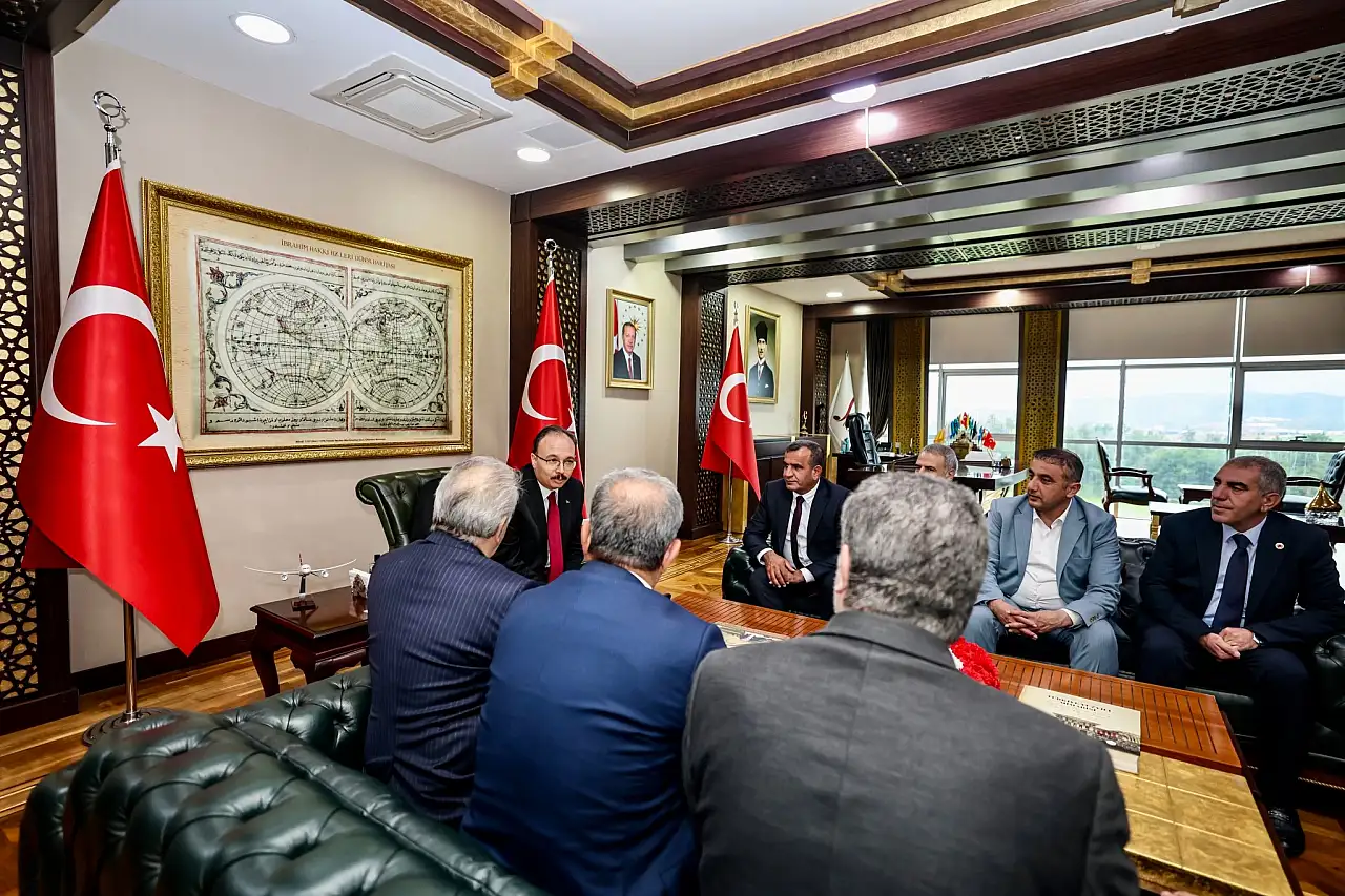 Siirt İl Genel Meclisi Başkanı Hasan Carlık'tan Vali Kızılkaya'ya Ziyaret