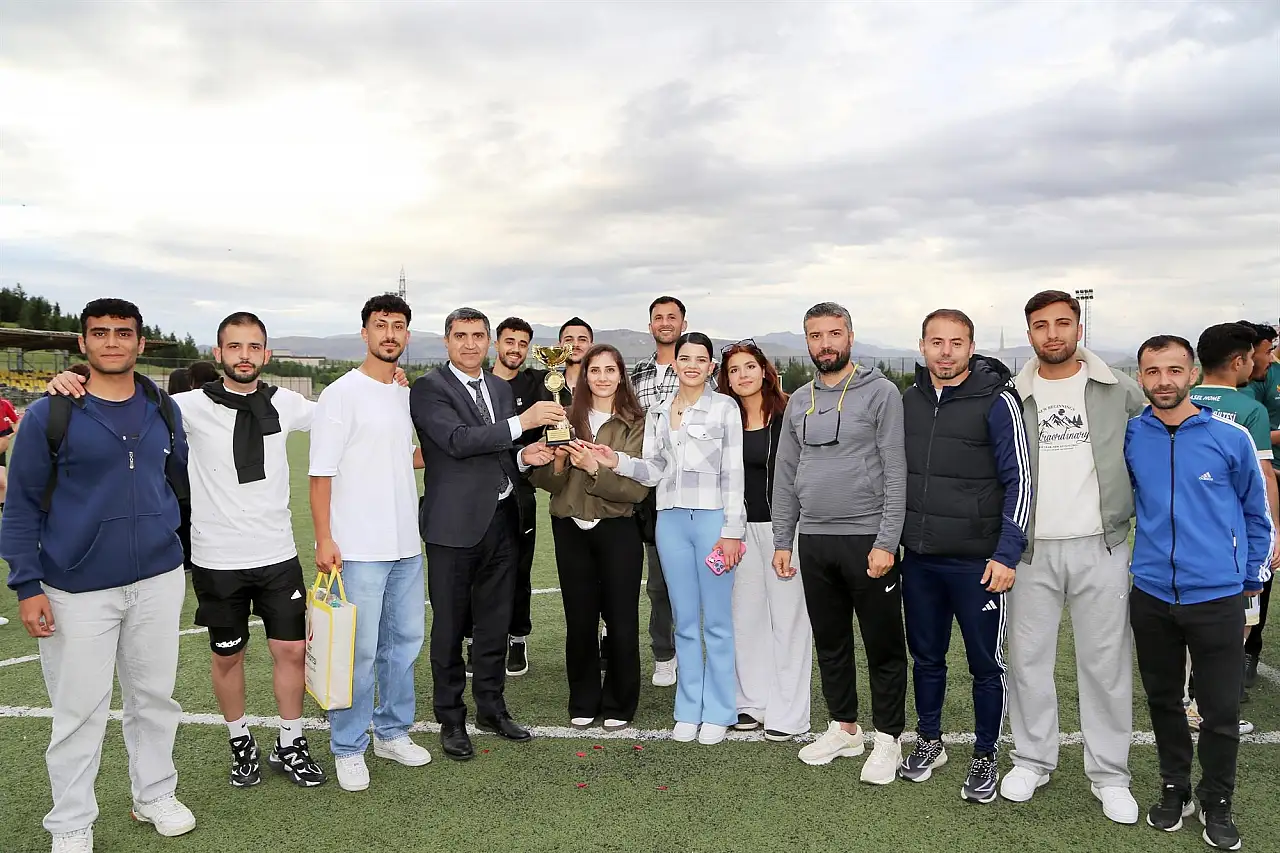 Siirt Üniversitesi Bahar Şenliği Spor Müsabakalarında Şampiyonlar Belli Oldu