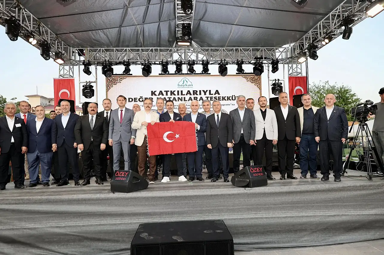 Siirt'te Vefa ve Muhabbet Buluşması: Hz. Veysel Karani Dualarla Anıldı
