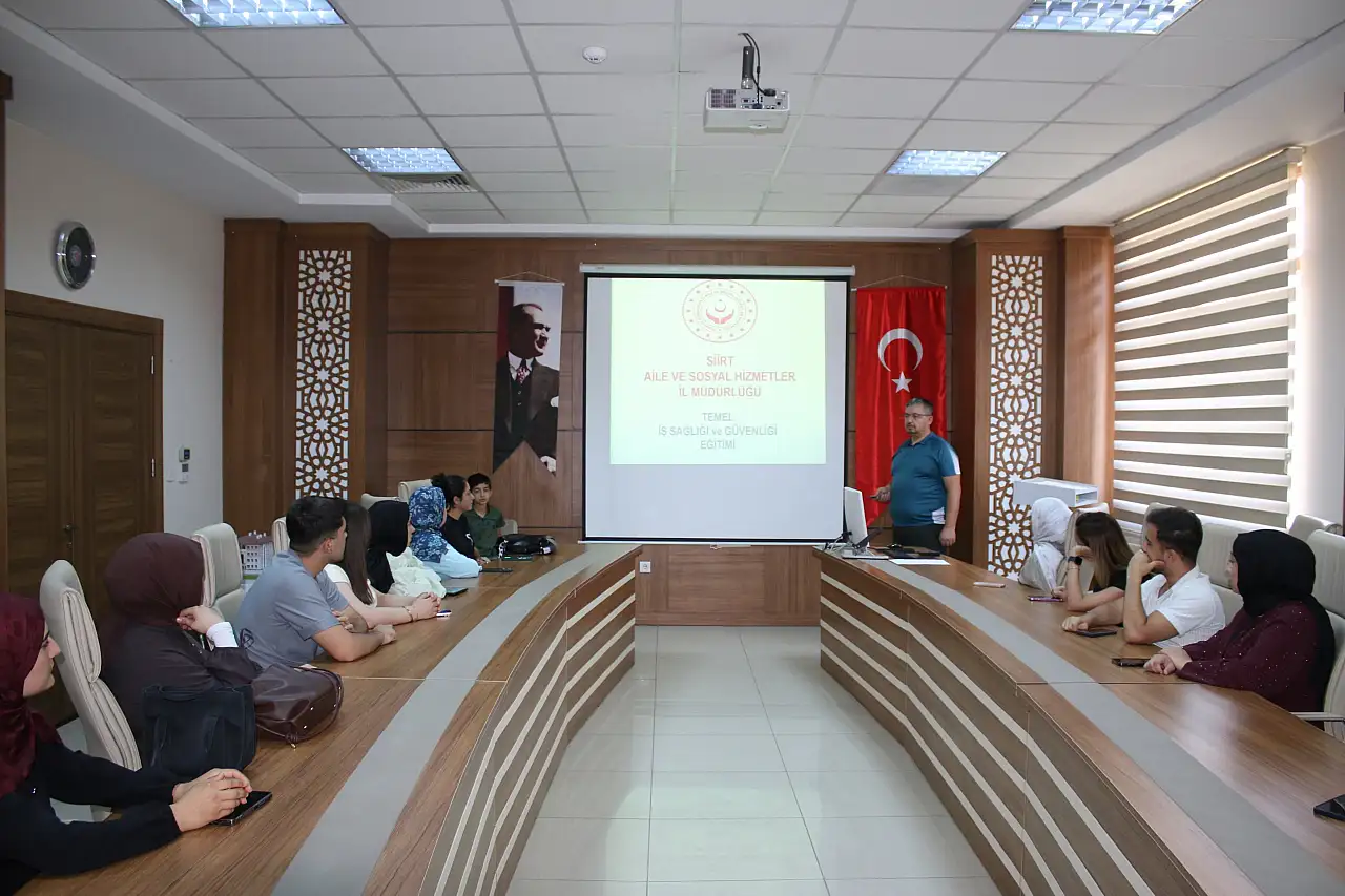 Siirt'te Stajyer Üniversite Öğrencilerine İş Sağlığı ve Güvenliği Eğitimi Verildi