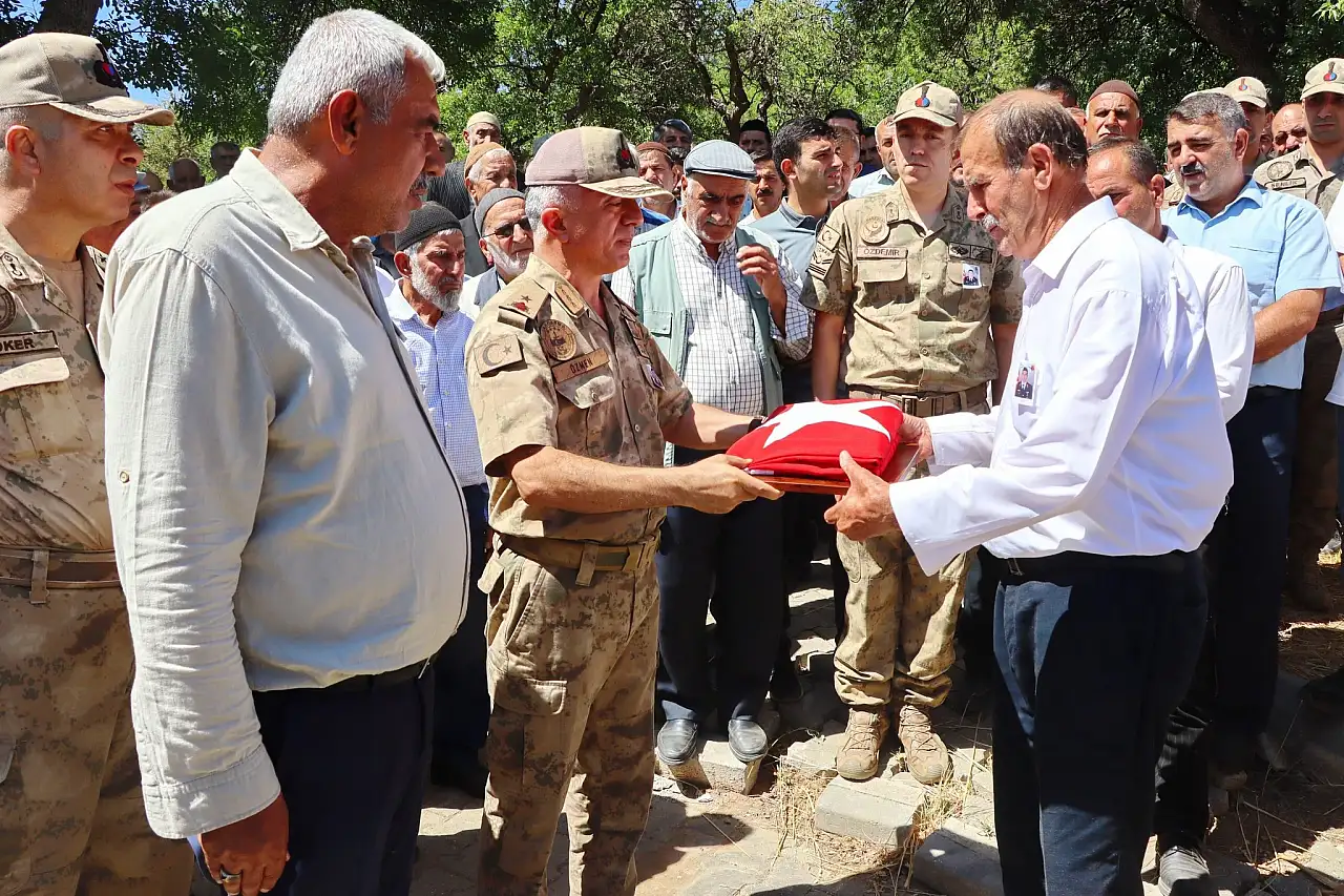 Siirt'te Jandarma Uzman Çavuş Mehmet Salih Sarıyer İçin Askeri Tören Düzenlendi