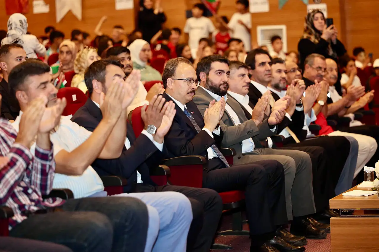 Vali Kızılkaya, Siirt'te TÜGVA Yaz Okulu Kapanış Programına Katıldı
