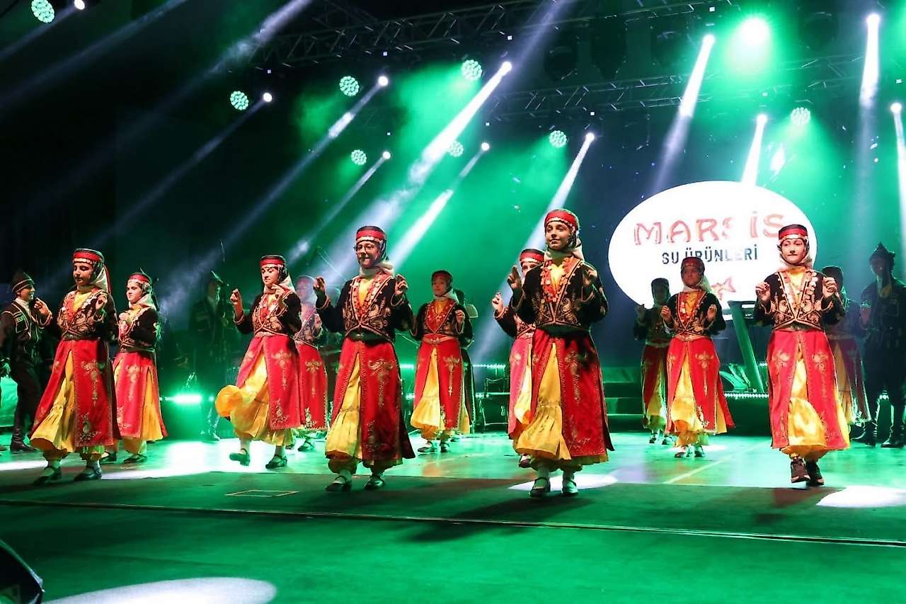 Siirt Gençlik Merkezi Halk Oyunları Ekibi