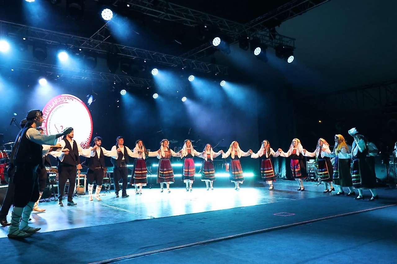 Siirt Gençlik Merkezi Halk Oyunları Ekibi