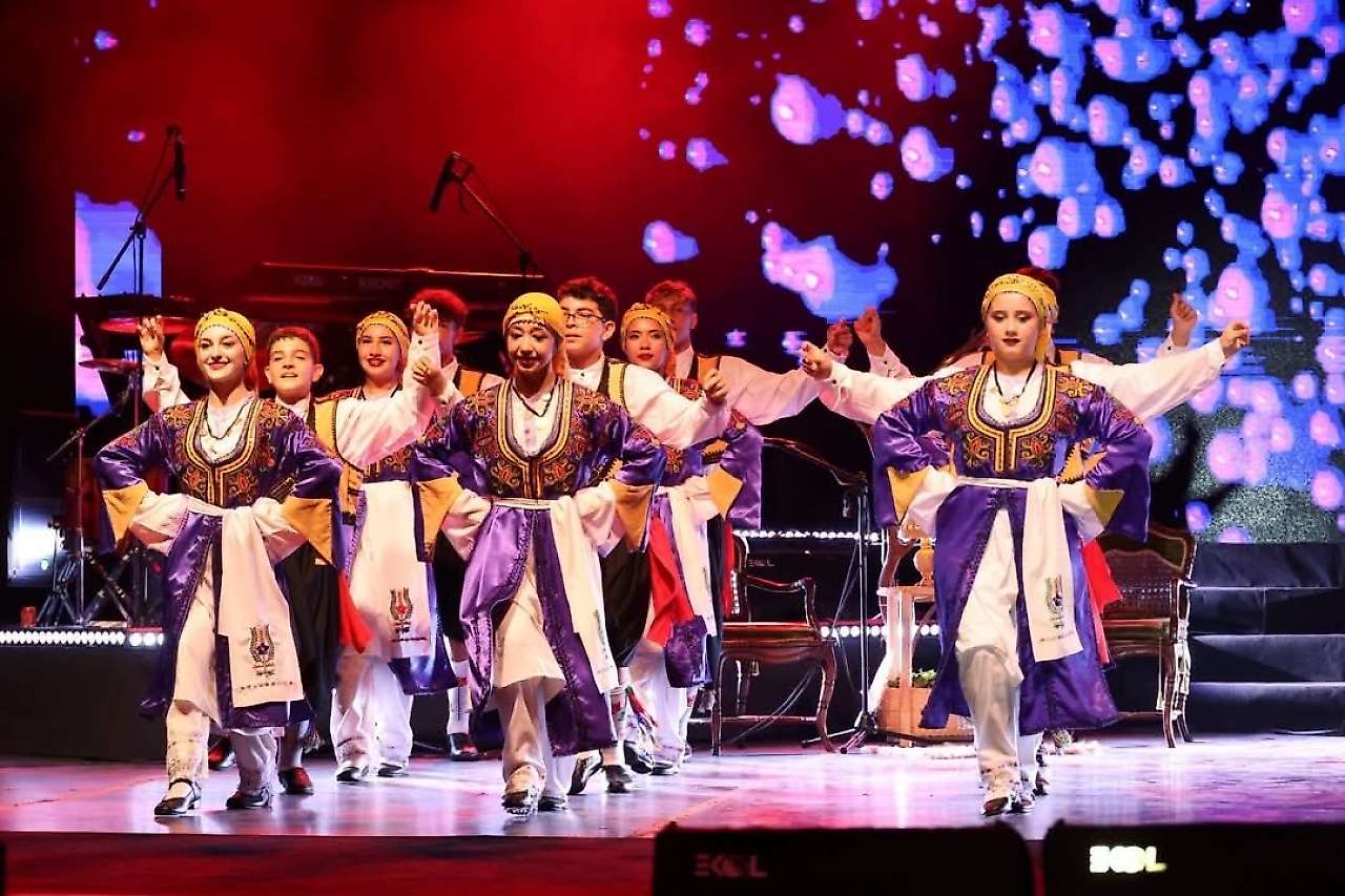 Siirt Gençlik Merkezi Halk Oyunları Ekibi