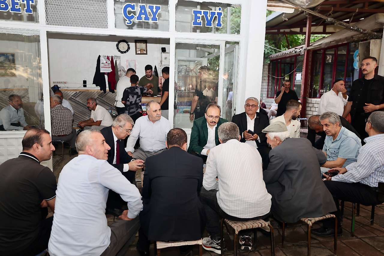 Siirt Valisi Kızılkaya, Cumhuriyet Caddesi'nde Esnaf ve Vatandaşlarla Buluştu