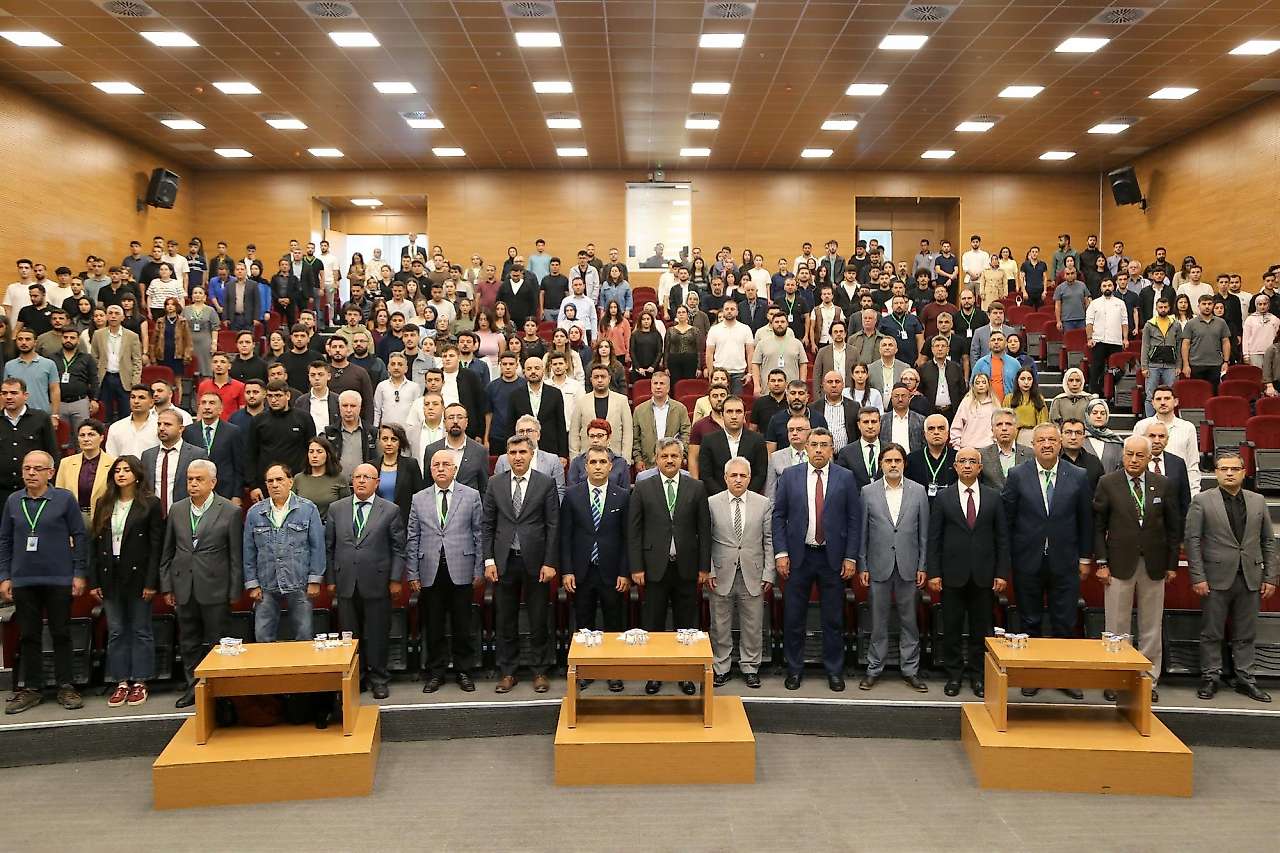 V. Siirt Fıstığı Çalıştayı Siirt Üniversitesinde Düzenlendi: Üretimden Pazarlamaya Sorunlar Ele Alındı
