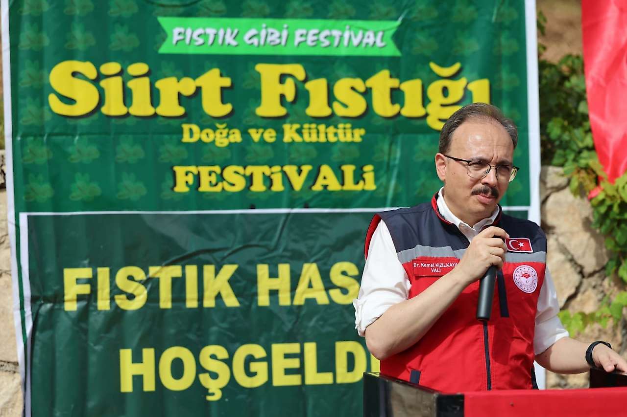 Siirt Fıstığı Festivali'nde hasat heyecanı: Vali Kızılkaya üreticilerle buluştu
