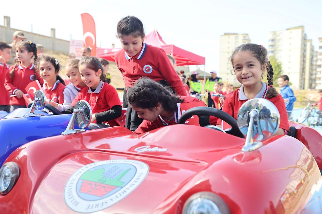 Siirt'te Öğrencilere Uygulamalı Trafik Eğitimi Verildi