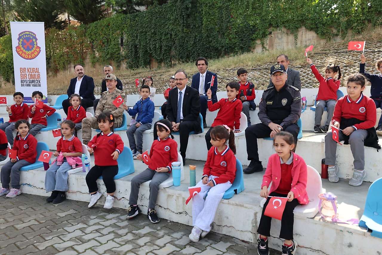 Siirt'te Öğrencilere Uygulamalı Trafik Eğitimi Verildi