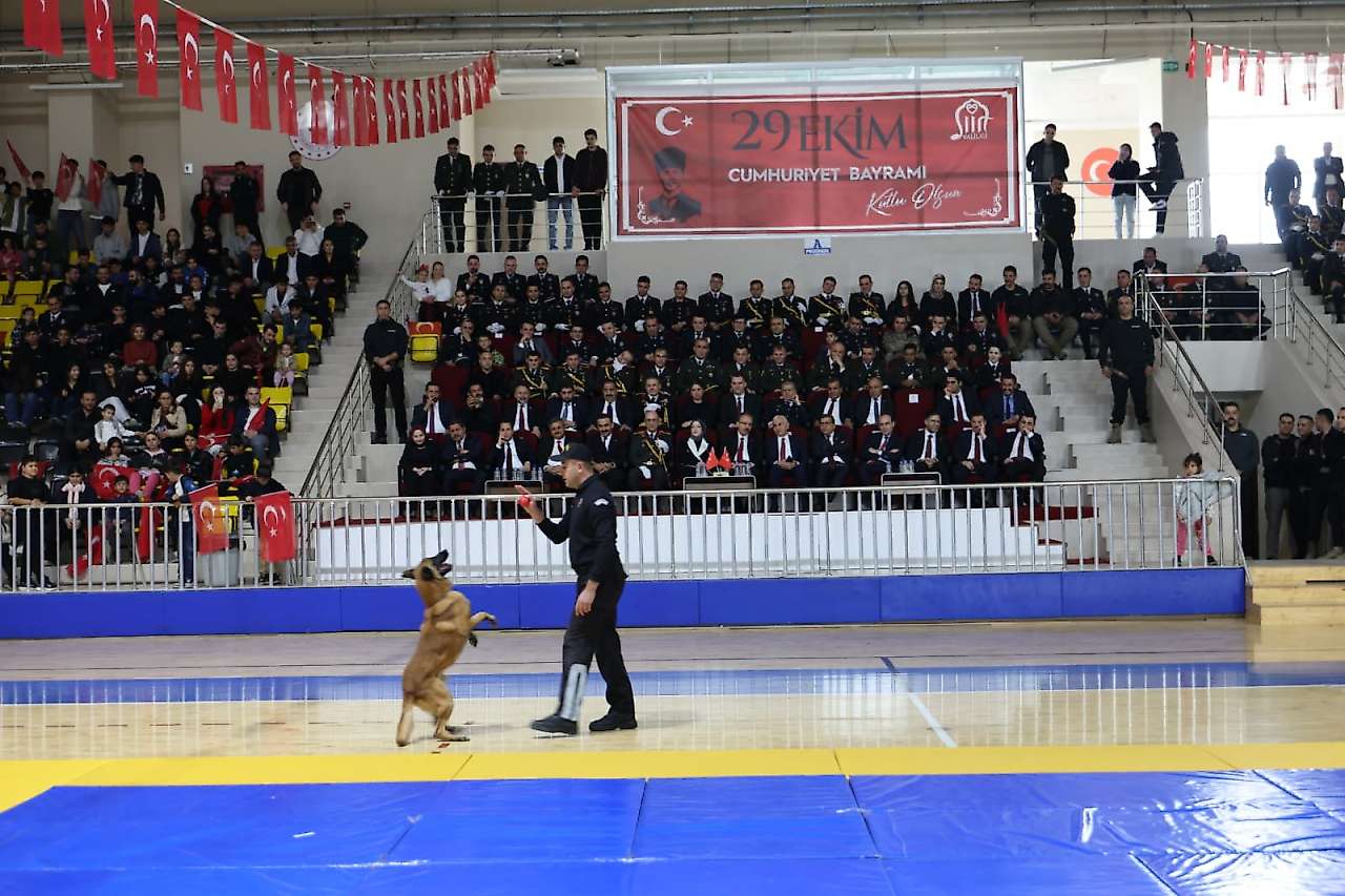 Siirt'te Cumhuriyet Bayramı Coşkusu: 103. Yıl Törenlerle Kutlandı